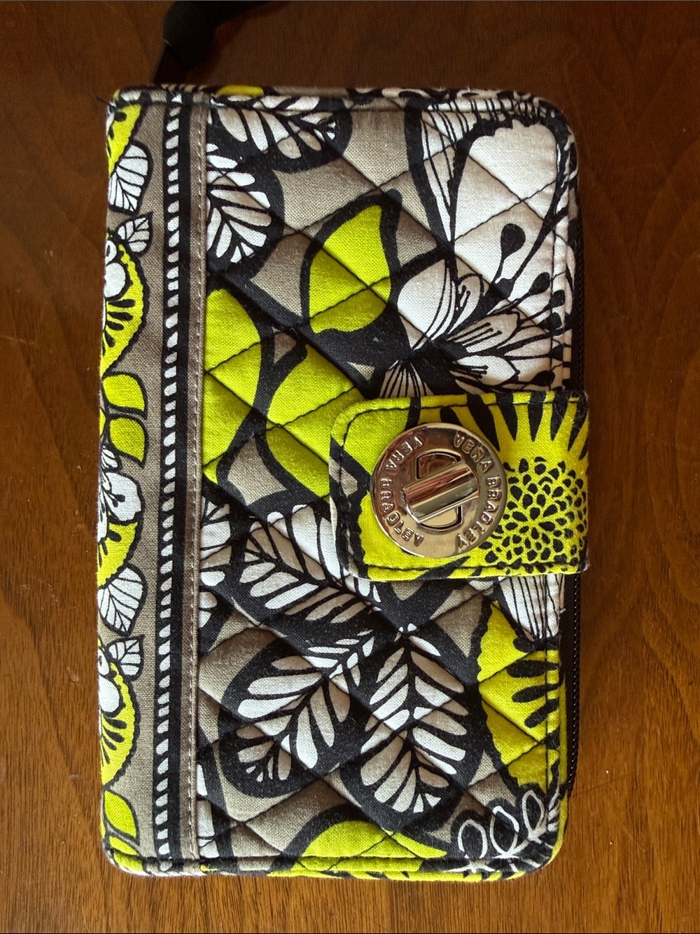 Vera Bradley Quilted Floral Phone Wallet - Lime, Black & White